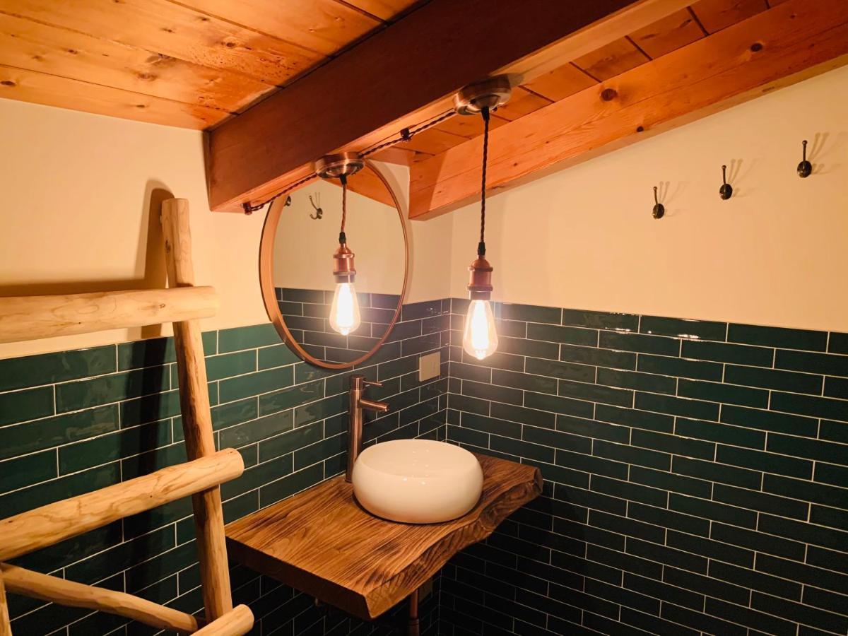 Charming Attic Apartment With Balcony & Swimming Pool Desenzano del Garda Buitenkant foto