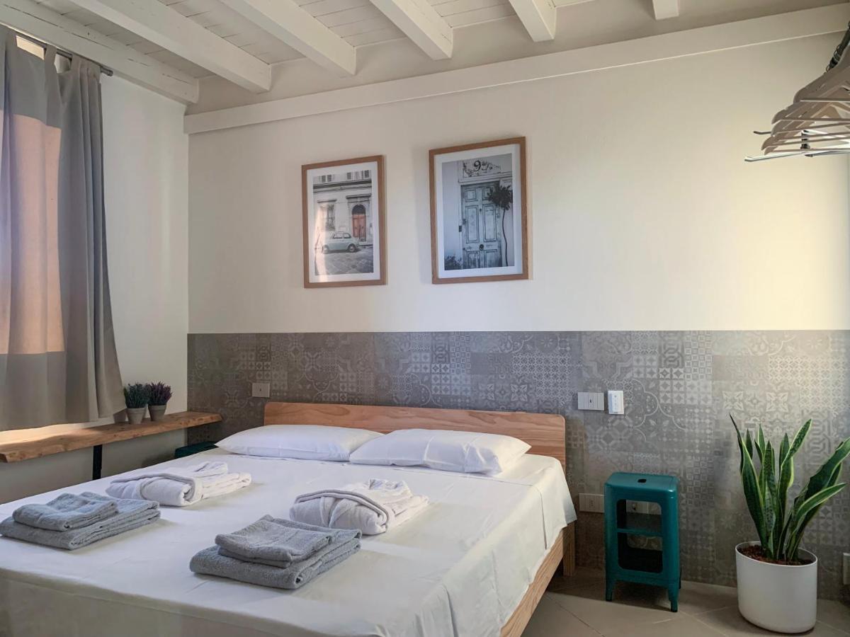 Charming Attic Apartment With Balcony & Swimming Pool Desenzano del Garda Buitenkant foto